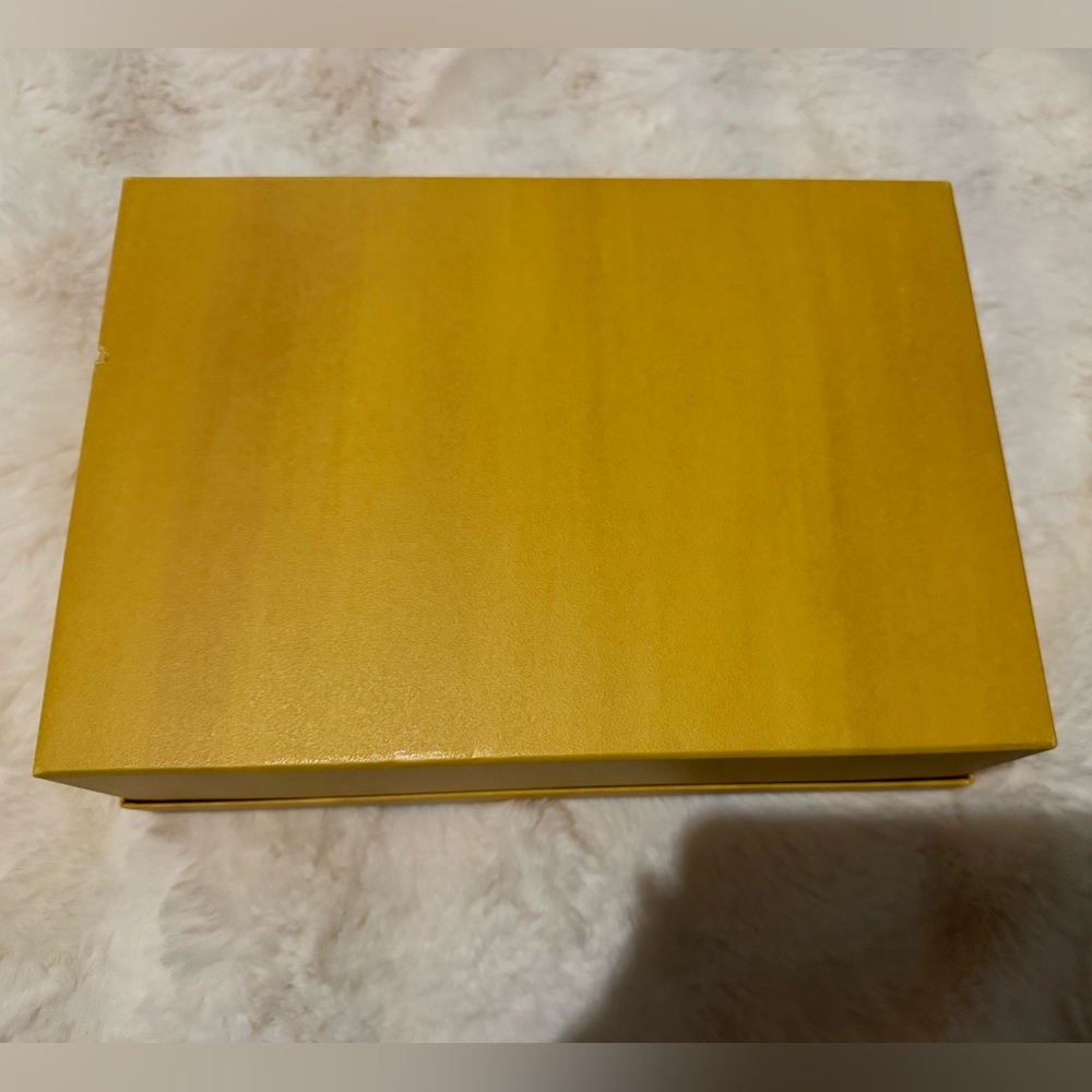 Fendi Yellow Box - Picture 6 of 10